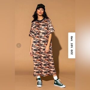 Casual Luxe Dress in Go Get Em Tiger